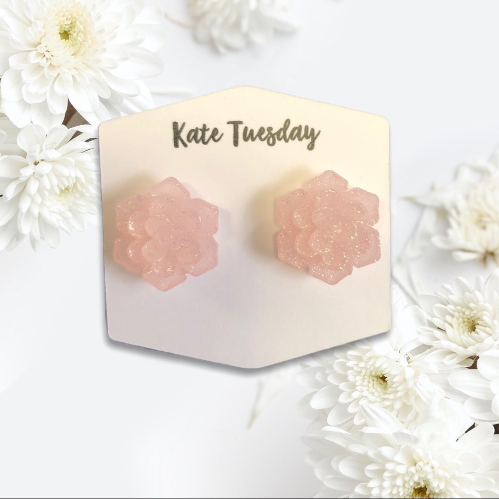 5/$20 pink flower‎ stud earrings